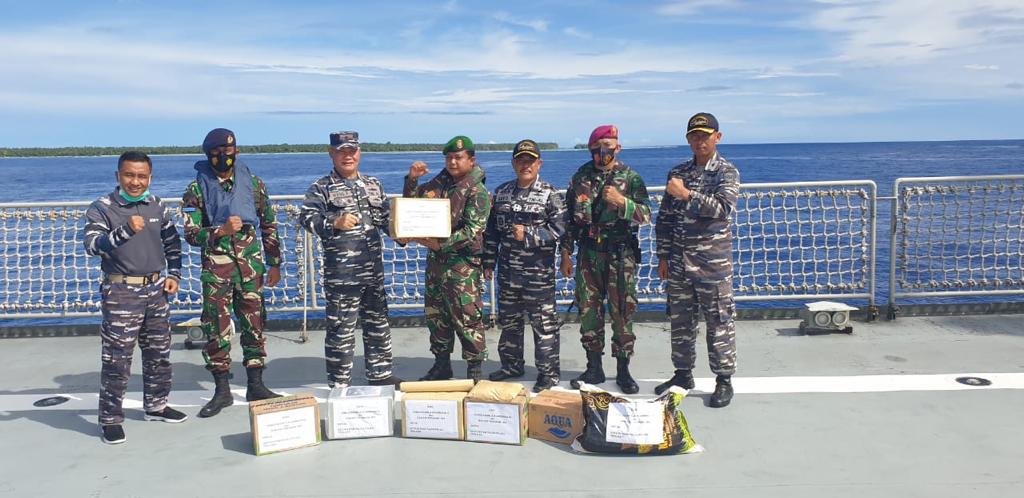 KRI Tarakan-905 Dukung Logistik Satgas Pengamanan Pulau Terluar