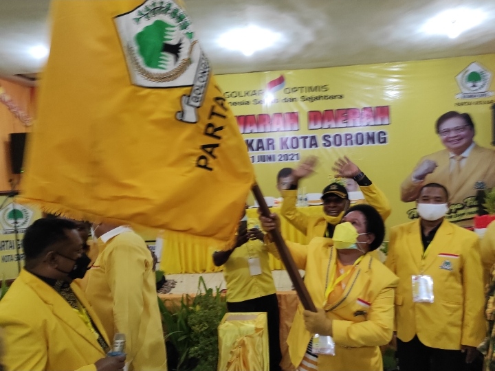 Terpilih Secara Aklamasi, Petronela Kambuaya Pimpinan DPD Golkar Kota Sorong