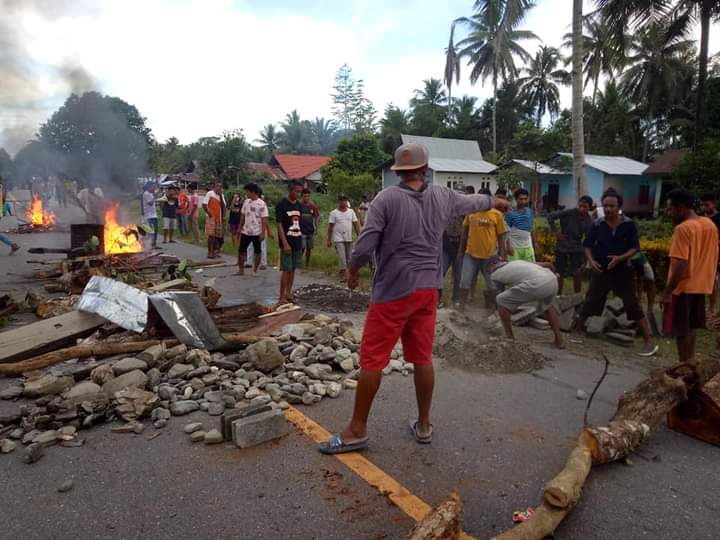 Petugas RSUD Masohi Buang Jenazah Covid-19 di Jalan, Warga Watludan Ngamuk