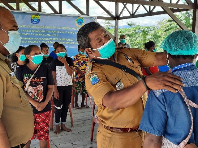 Tingkatkan Ketrampilan Perempuan Tambrauw, Pariwisata Berkelanjutan Tujuan Utama Yayasan Mange-Mange Papua
