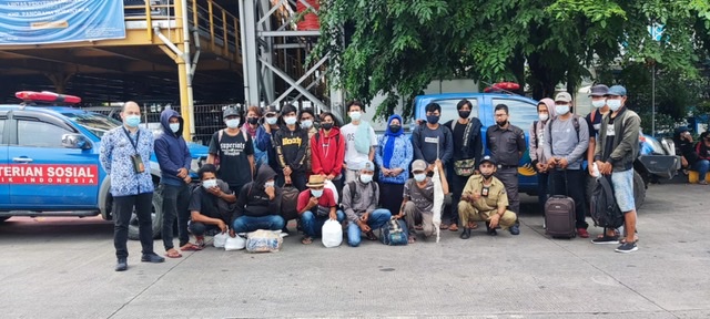 Terlantar di Pelabuhan Makassar, Belasan Pekerja Migran Asal Jabar Dipulangkan