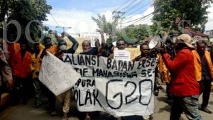 Mahasiswa Uncen Demo Tolak KTT G20 di Bali
