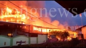 15 KK Kehilangan Tempat Tinggal Akibat Kebakaran di Pulau Doom