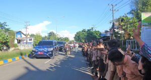Kedatangan Pj. Gubernur Papua Barat Daya Disambut Antusias Pelajar Kota Sorong