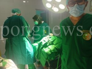 Direktur RSUD R4 Apresiasi Tim Dokter FKG UI Operasi Bibir Sumbing dan Celah Bibir