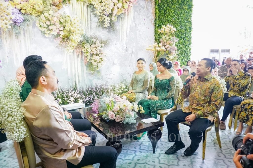 Potret Lamaran Putri Ketua MPR bersama Putra Wakapolda Nusa Tenggara Barat