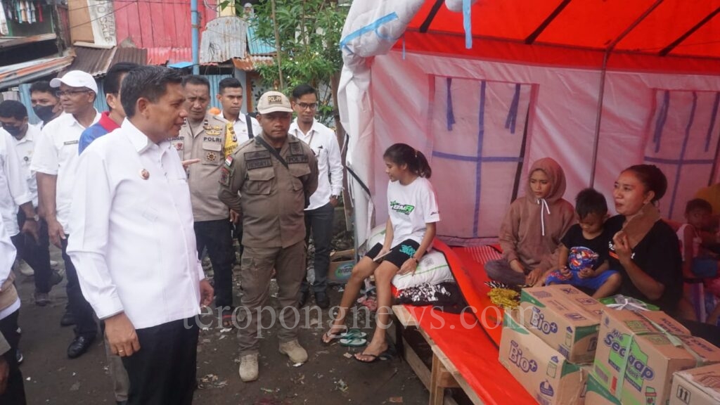 Kemensos Bantu Pengungsi Korban Kebakaran di Lorong Tahu