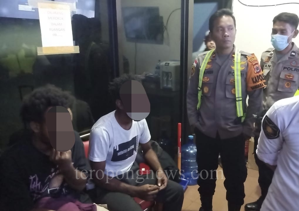Mau Bawa Ganja ke Wamena, Penumpang Pesawat Ditangkap di Bandara Sentani