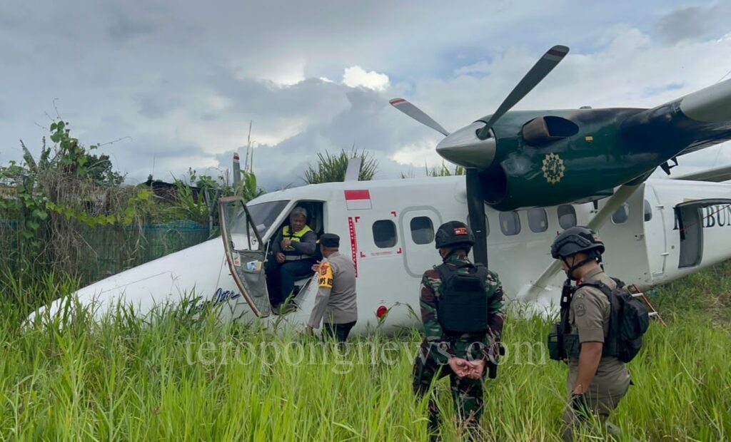 Hilang Kendali, Pesawat Rimbun Air Tabrak Pembatas di Bandara Dogiyai