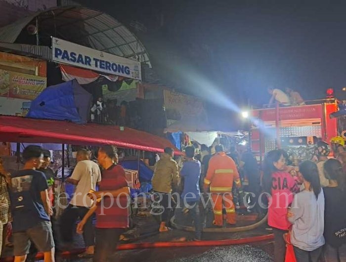 Pasar Terong Makassar Kebakaran, 24 Kios Hangus Dilalap Api