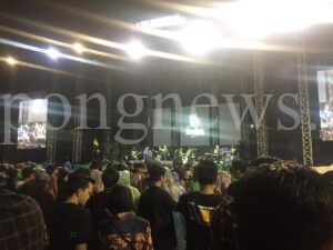 Wow! Penonton Festival Pasar Musik Kemayoran Tetap Antusias Meski Hujan Deras