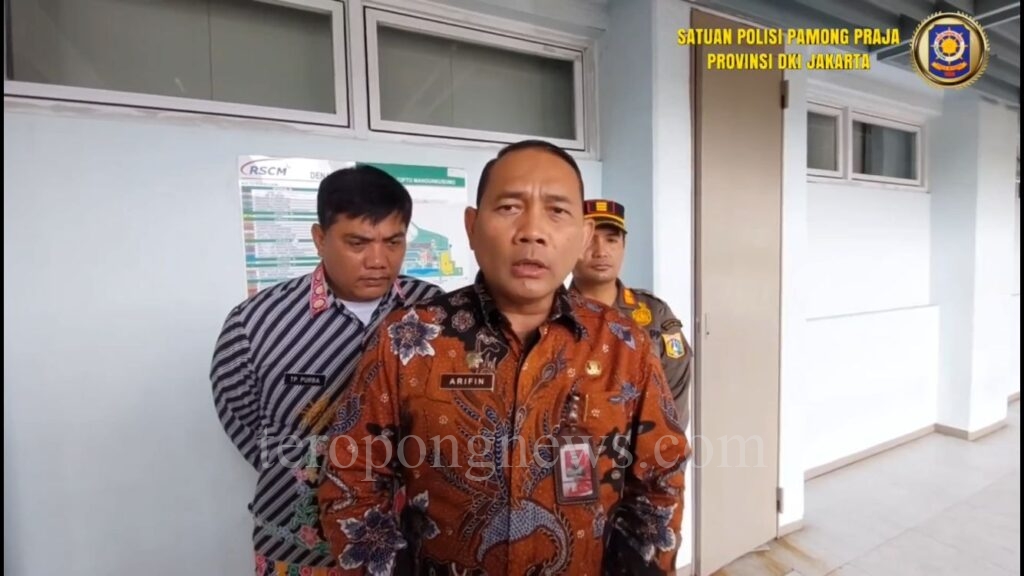 Kronologi Anggota Satpol PP DKI Jakarta yang Ditusuk Pedagang Kopi Keliling