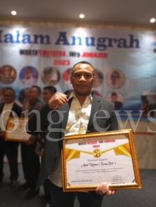 Gencarkan Olahraga Tinju, Promotor Abdul Rahman Sabet Penghargaan!