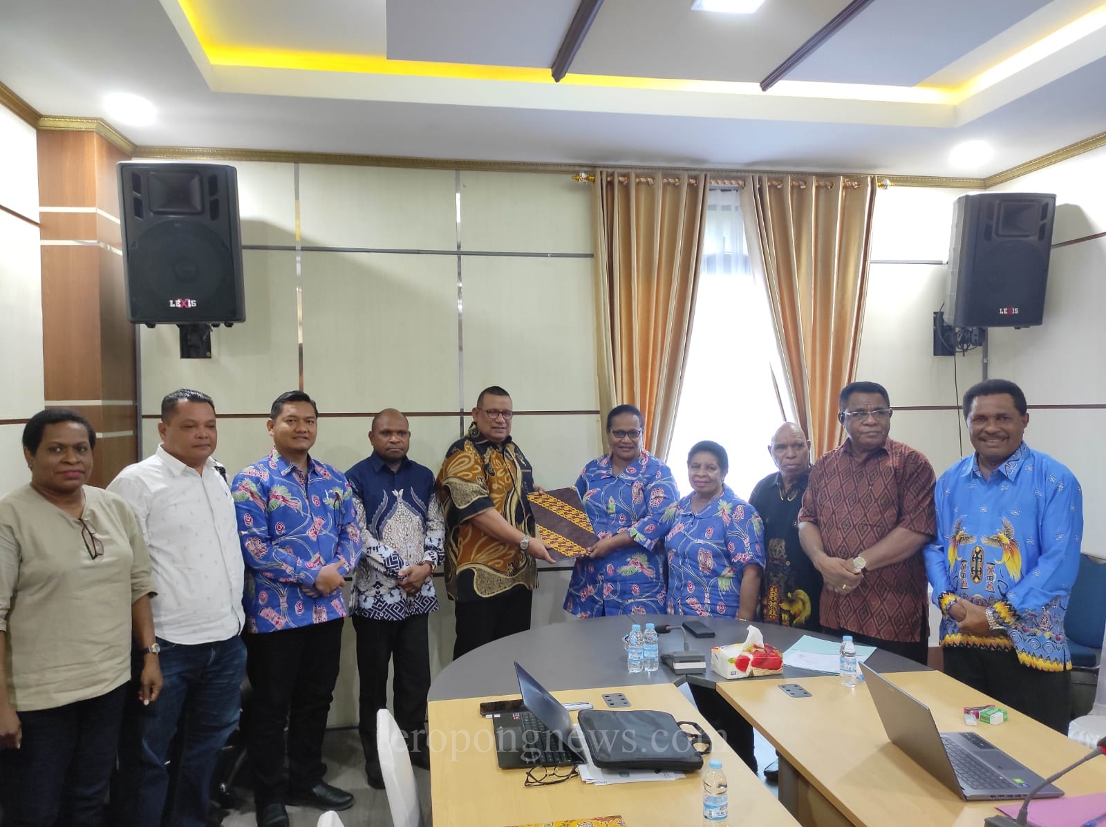 Hasil Seleksi Calon Anggota MRP-PBD Diserahkan ke Pj Gubernur Papua Barat Daya