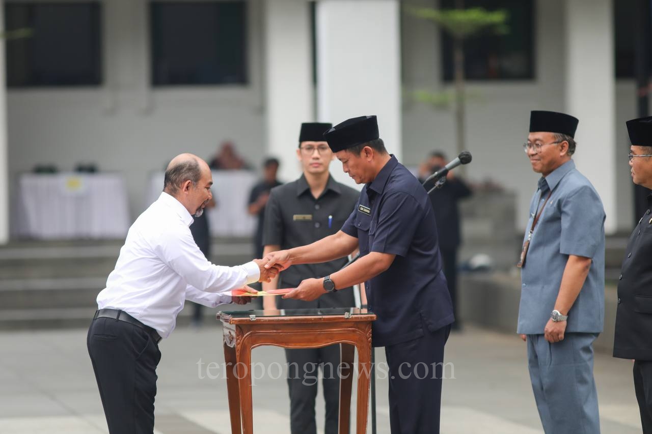 Plh Wali Kota Bandung Lantik Ratusan Tenaga Guru PPPK Tahun 2022