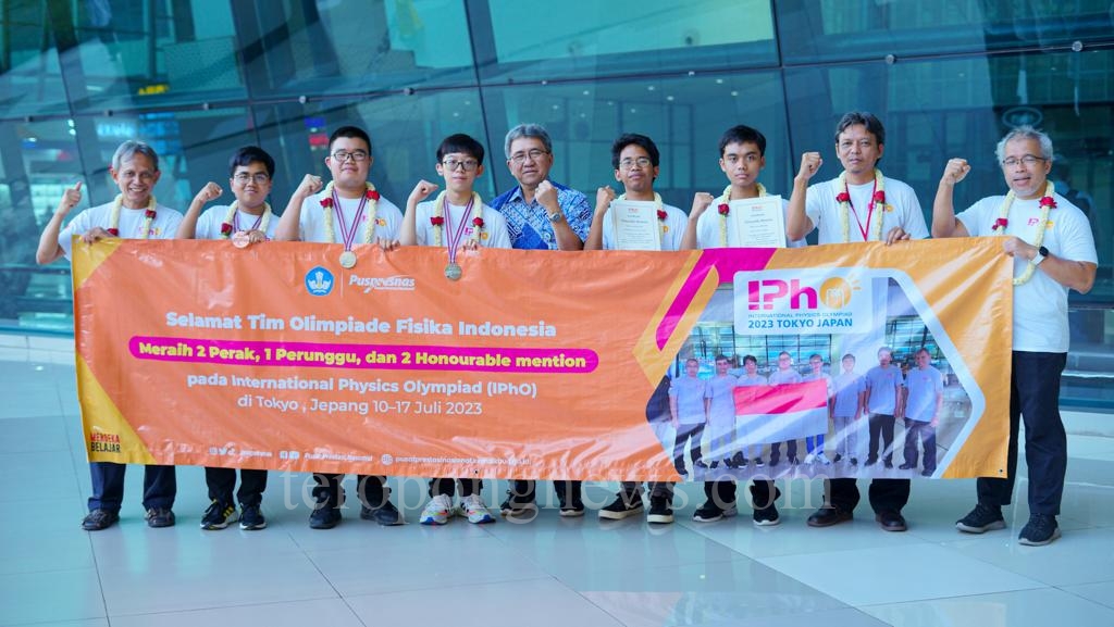 Potret Siswa Indonesia yang Berhasil Raih Prestasi Membanggakan di International Physics Olympiad (IPhO) 2023