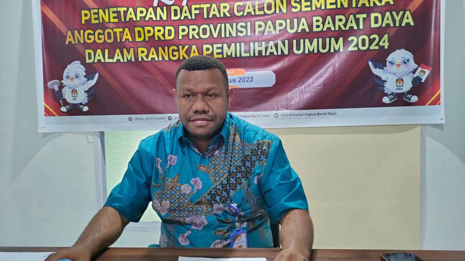 Ketua KPU Papua Barat Daya, Andarias Daniel Kambu. (Foto:Mega/TN).