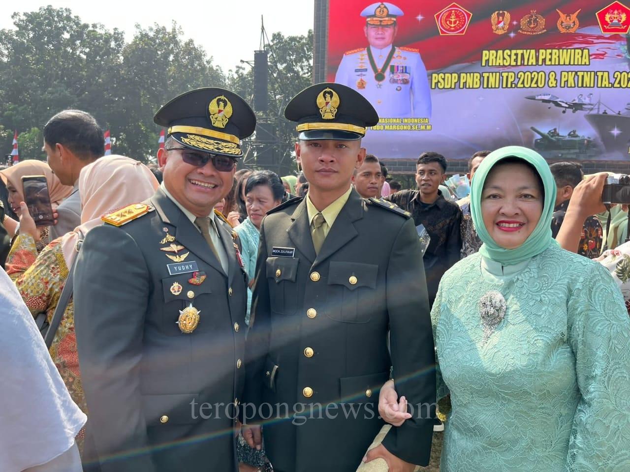 Danpussenarmed Saksikan Putranya Dilantik Sebagai Prajurit Berpangkat Letnan Dua di Mabes TNI