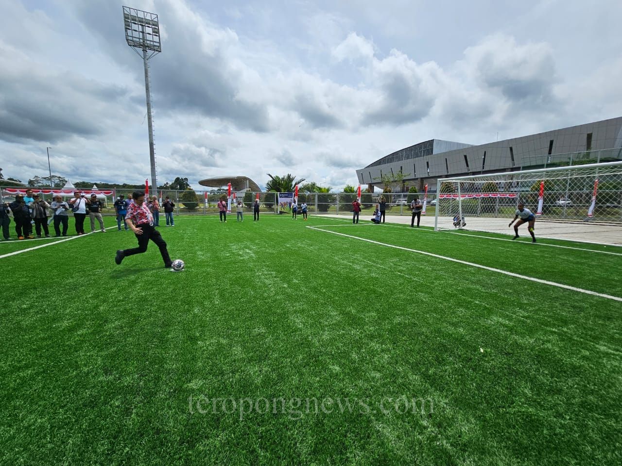 Freeport Indonesia Bangun Fasilitas Baru Olahraga, Lapangan Sepak Bola Sintetis dan Gymnasium
