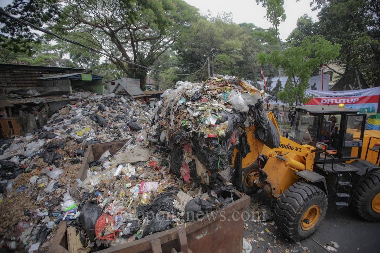 Pemkot Bandung Target Bereskan Ratusan Ton Sampah di TPS Taman Cibeunying
