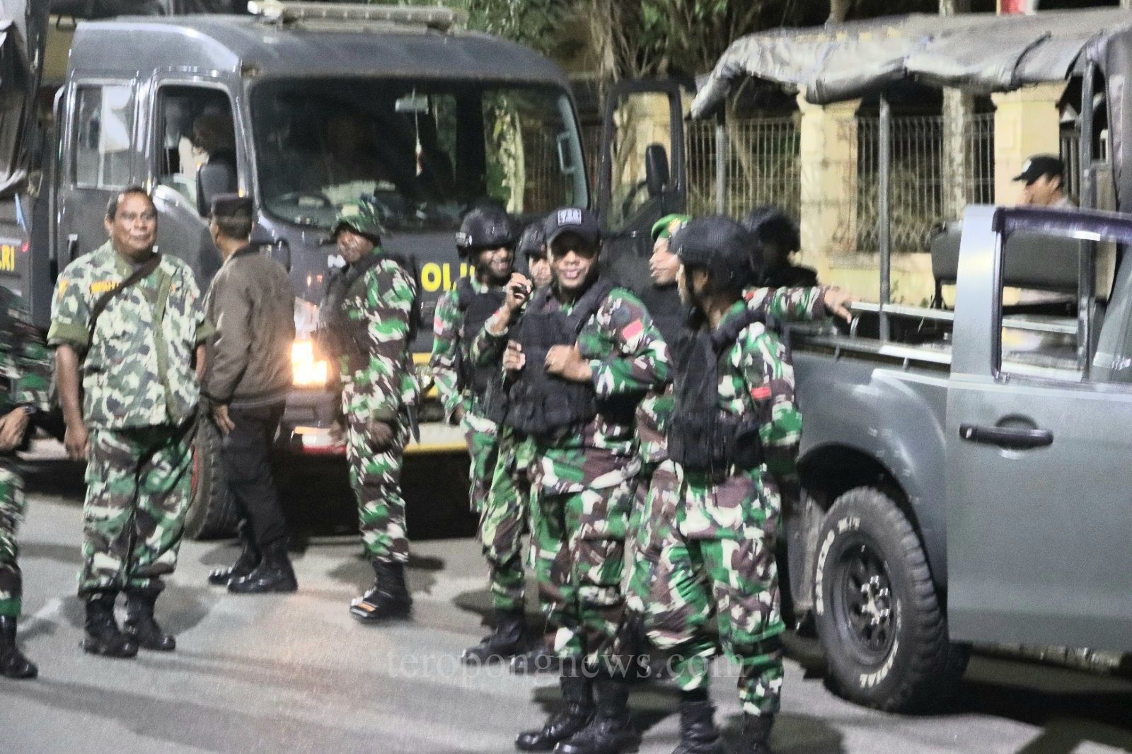 Patroli Gabungan, TNI-Polri Amankan Sajam dan Orang Mabuk