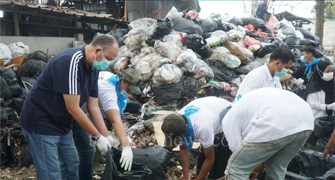 Relawan Pepeling Dispora Sukses Tangani 1,5 Ton Sampah TPS Gudang Selatan
