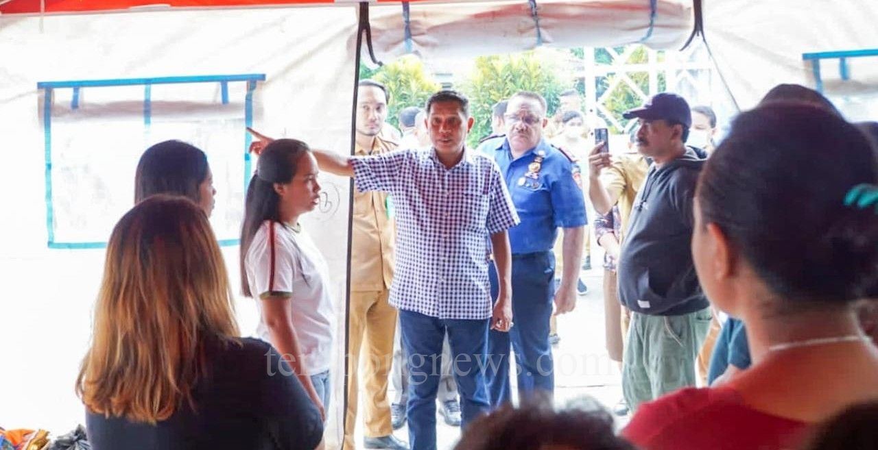 PJ Wali Kota Ambon Tinjau Korban Kebakaran di Gudang Arang
