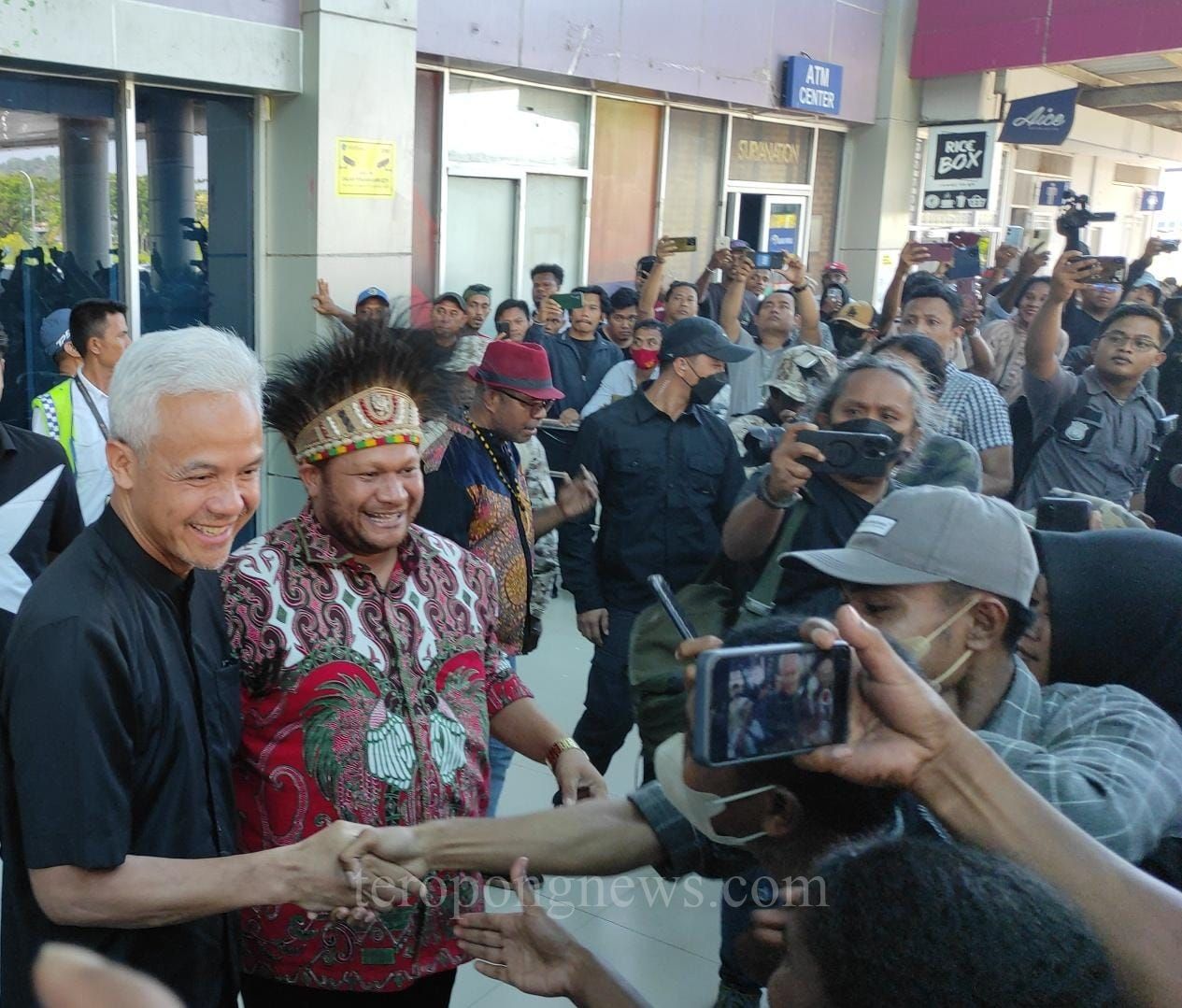 Berkunjung Ke Sorong Ganjar Pranowo Tampung Aspirasi Masyarakat Kokoda