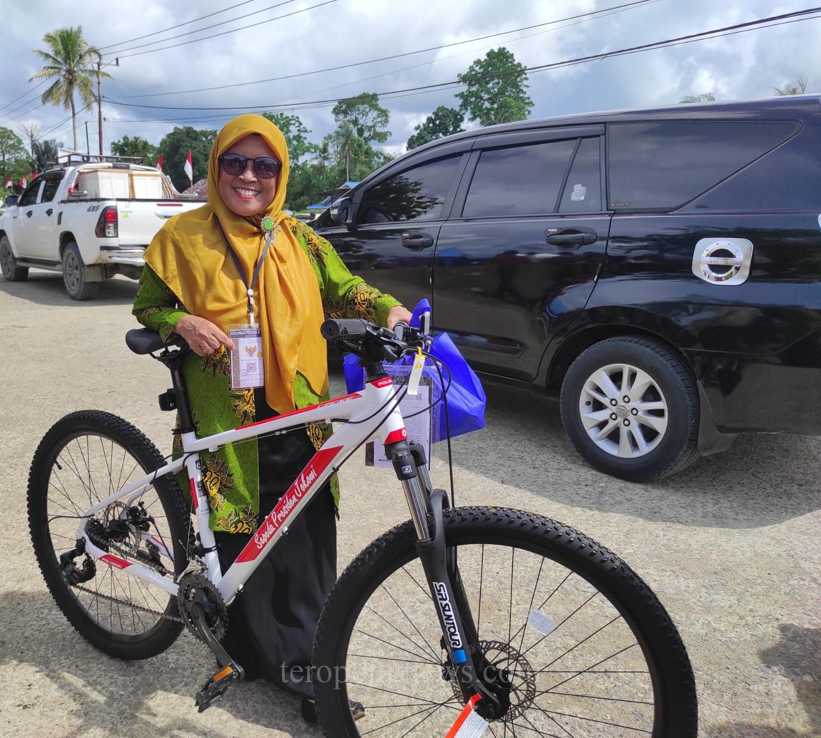 Hafal Pancasila, Siti Hasnah Dapat Hadiah Sepeda Dari Presiden Jokowi