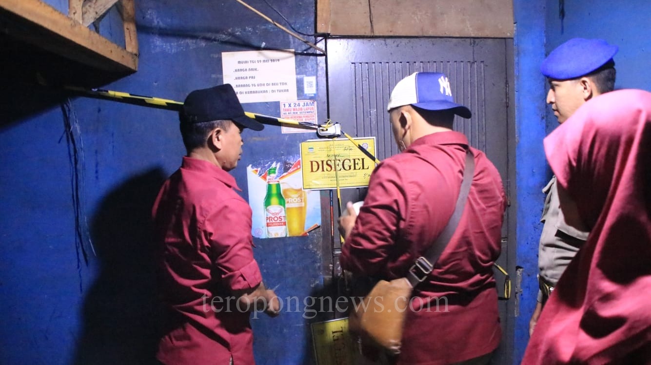 Satpol PP Kota Bandung Amankan Ratusan Minuman Beralkohol Ilegal