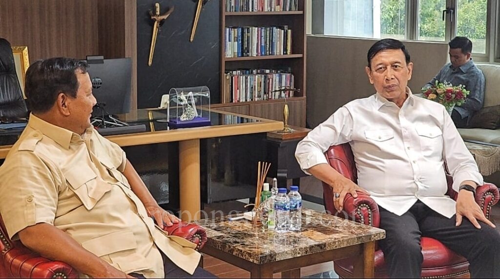 Setelah Ziarah ke Makam Orang Tuanya, Prabowo Kunjungi Wiranto