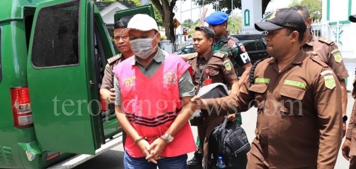 Jaksa Tangkap Kontraktor Pasar Langgur Saat Hendak Kabur ke Bali