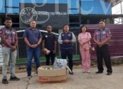 Pengkab Muay Thai Kabupaten Merauke Serahkan Bantuan di Sasana Tinju