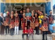 Tiba di Waisai Raja Ampat, Prof. Drs. Owin Jamasy Jamaladdin Disambut Tarian Adat Papua