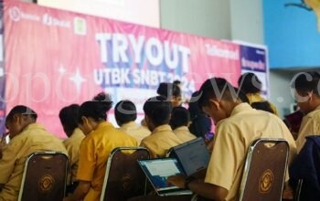 Telkomsel-Kuncie Kolaborasi Gelar Tryout UTBK SNBT 2024 Ilmupedia Untuk Siswa Papua