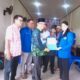 Bakal calon Walikota Sorong, Ferdinand Risamasu menyerahkan berkas kepada Ketua Tim Penjaringan DPD PAN Kota Sorong, Lusiana Safutri di Sekretariat DPD PAN Kota Sorong, Sabtu (27/4/2024)