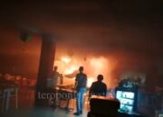 Saga Supermarket Sorong Terbakar, Api Berasal Dari Lantai 1