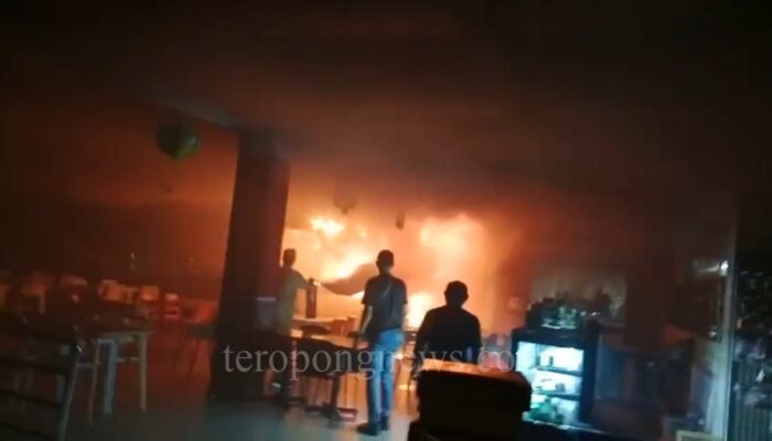 Saga Supermarket Sorong Terbakar, Api Berasal Dari Lantai 1