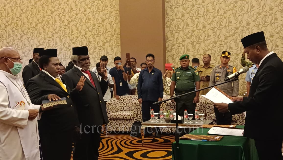 Pelantikan dan pengambilan sumpah/janji unsur pimpinan MRP Papua Selatan