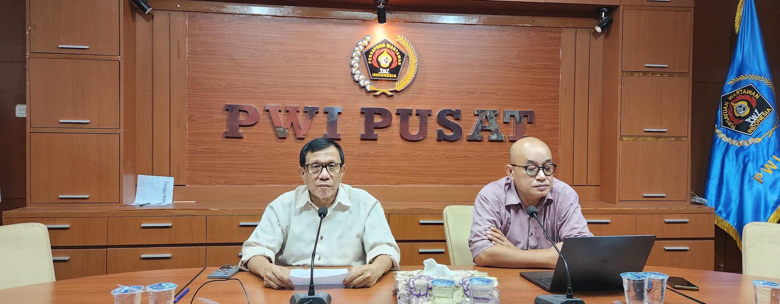 Ketua Umum PWI Pusat, Hendry C Bangun dan Sekjen PWI Pusat, Iqbal Irsyad.