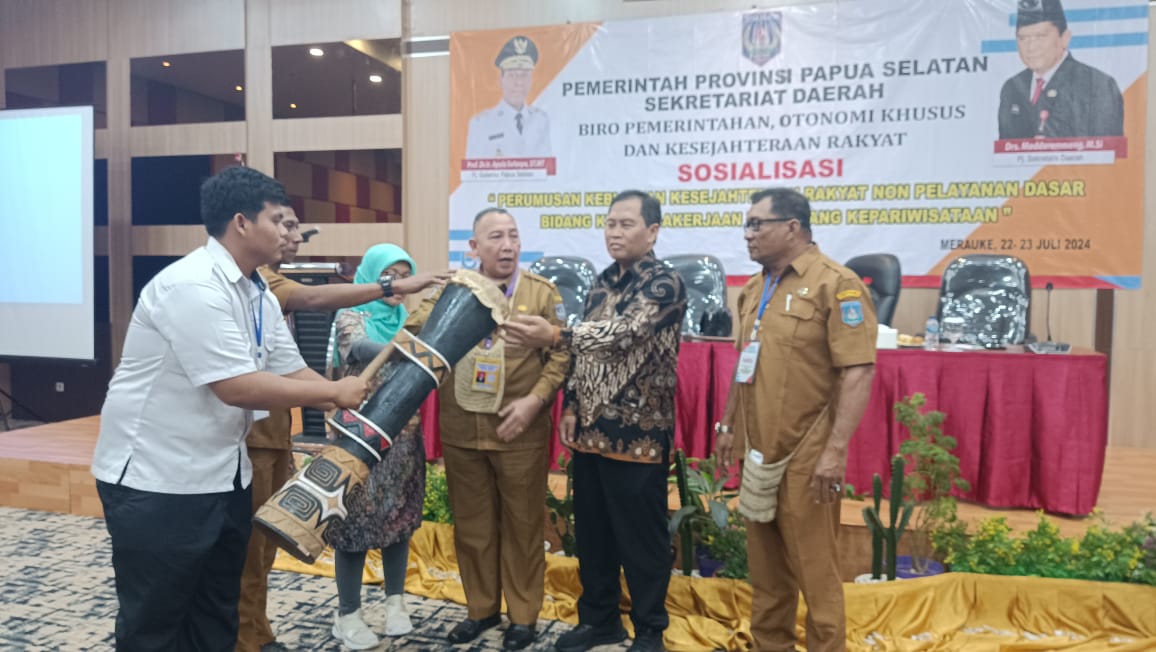 Pembukaan sosialisasi perumusan kebijakan kesejahteraan rakyat non pelayanan dasar bidang Ketenagakerjaan dan kepariwisataan Provinsi Papua Selatan