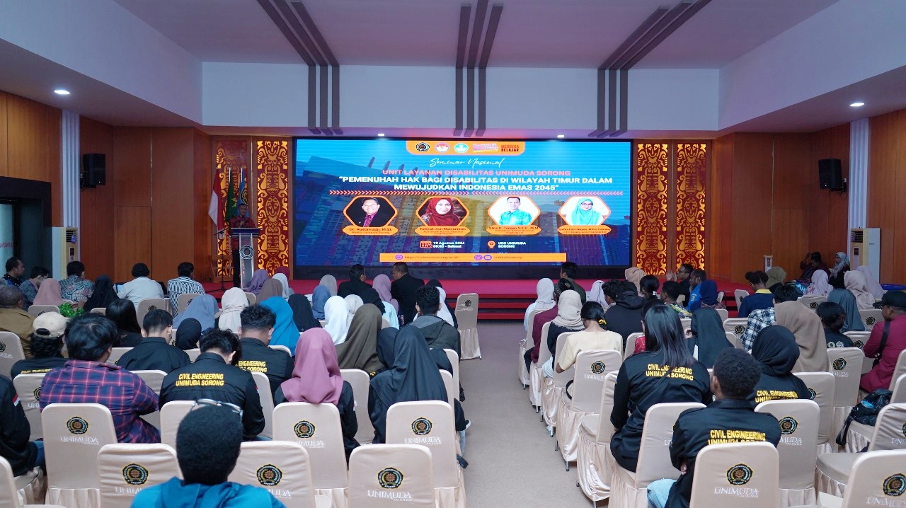 Suasana jalannya seminar Nasional yang digelar ULD Unimuda Sorong dan Komisi Nasional Disabilitas di Convention Center Unimuda, Senin (19/8/2024)