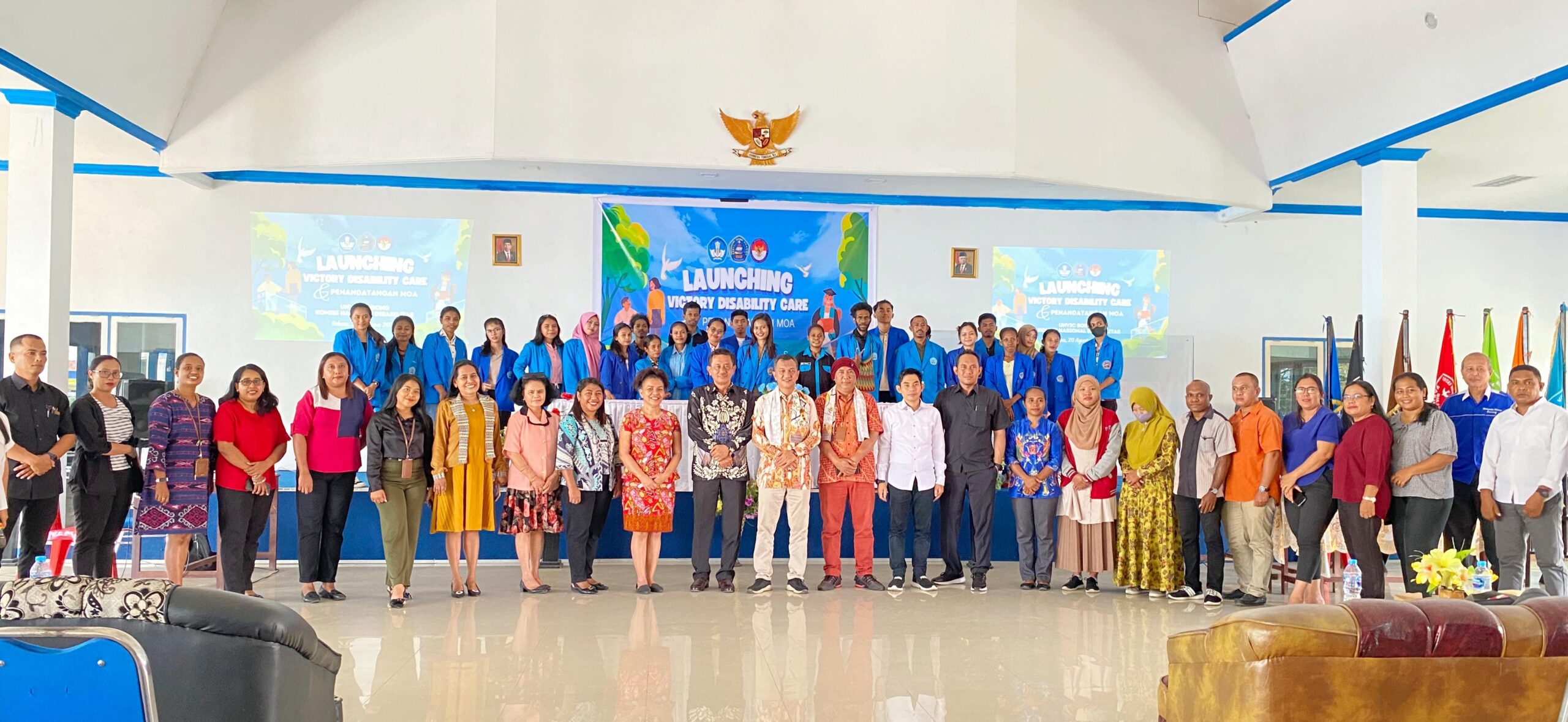 Foto bersama usai melaunching VDcare oleh Civitas Akademi Unvic Sorong dengan Komisi Nasional Disabilitas di Unvic Sorong